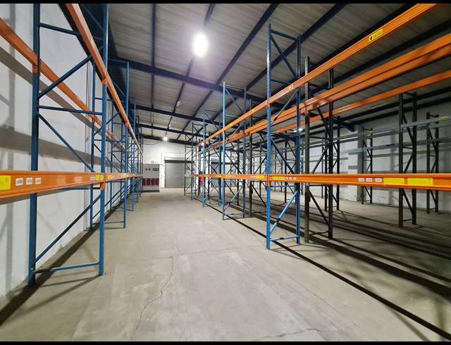 5,500M² WAREHOUSE TO LET IN WADEVILLE